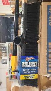 lot 140 image: Quickie brand bulldozer sweeper broom
