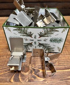 Hanging Metal Rug Clips - QTY 21