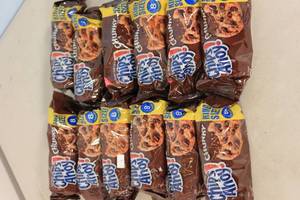 lot 78 image: 12ct Chips Ahoy Cookies Chunky King Size 8-Pack