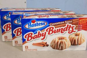 lot 128 image: 3ct Hostess Cinnamon Baby Bundts 8-Pack