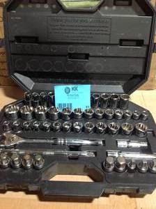 Husky 12 in. Drive Mechanics Tool Set (52-Piece)   Customer Returns See Pictures