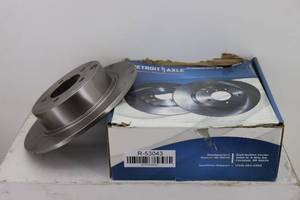 Detroit Axle R-53043 Rear Brake Rotors & Pads