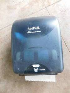 lot 40 image: (5) Georgia Pacific Paper Towel Dispensers