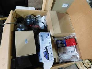 lot 72 image: Name brand security lot