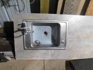lot 82 image: Sink with countertop