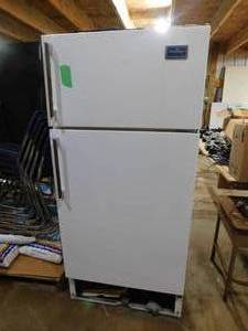 lot 84 image: Refrigerator