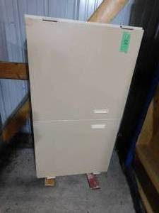 lot 88 image: 2 Door Heavy duty Wall Cabinet