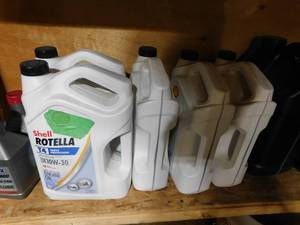 lot 91 image: (5) New One Gallon 10W-30 Engine Oil