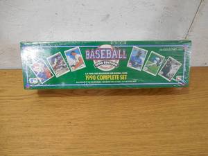 lot 174 image: 1990 Upper Deck Baseball Factory Sealed Complete Set