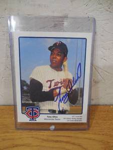 lot 175 image: Tony Oliva Autograph Minnesota Twins 4x5 Card LK