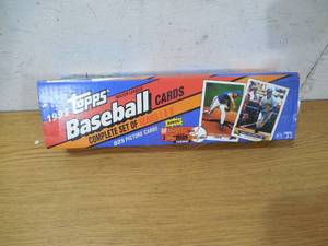 lot 185 image: 1993 Topps Baseball Factory Set