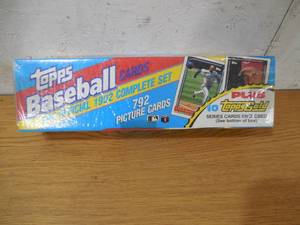 lot 186 image: 1992 Topps Baseball Factory Sealed Set
