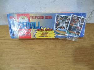 lot 188 image: 1994 Topps Baseball Factory Sealed Set