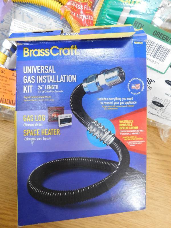 lot 61 image: 12 - Gas supply hookup lines for major appliances