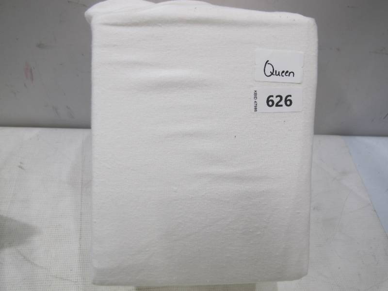 lot 593 image: NEW Luxury Turkish Cotton Flannel Sheet Set - White - Queen