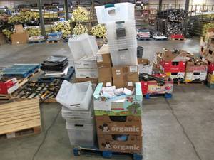 lot 412 image: Pallet of Store Overstock Store and Ecommerce Product and Returns