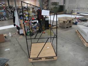 lot 421 image: Welded Metal Frame Built Fit Onto Pallets - Perfect for Projects