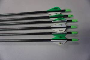 lot 10 image: 6 - Easton Carbon Storm Arrows