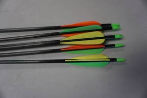 lot 14 image: 6 - Easton Carbon Storm Arrows
