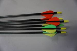 lot 15 image: 6 - Easton Carbon Storm Arrows