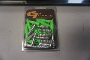 lot 27 image: 12 - Gold Tip Expedition Carbon Arrows