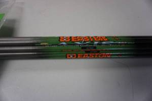 lot 55 image: 12 - Easton Axis Slim St Tech Carbon Arrows