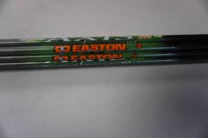 lot 59 image: 12 - Easton Axis Slim St Tech Carbon Arrows