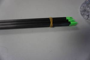 lot 62 image: 6 - Easton Light Speed Super Lite Carbon Arrows