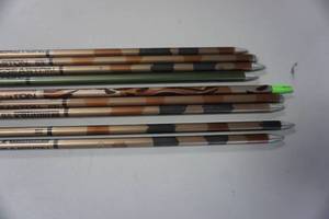 lot 80 image: 9 - Easton XX75XX78 Gamegetter 2117 Aluminum Arrows