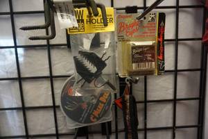 lot 102 image: Assorted Hunters Accessory Pack