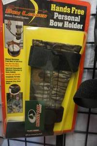 lot 123 image: 2 - Bow Legger Hands Free Personal Bow Holders