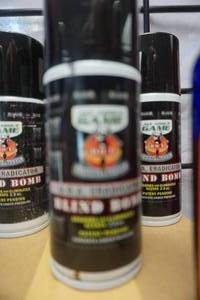lot 145 image: 4 - DOA Blind Bombs With 2 Harmon Triple Heat Doe In Heat Scents