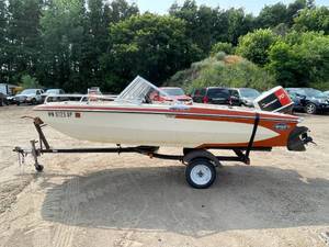 1976 Glastron 16ft Boat