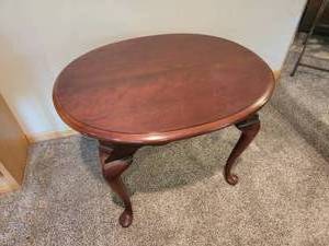 lot 128 image: Queen Anne Parlor Table