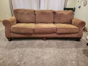 lot 27 image: Ashley Furniture Family Sofa