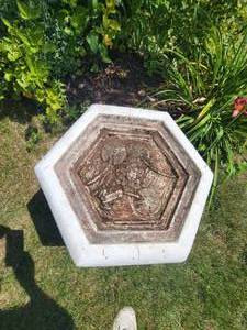 lot 35 image: Charming Frog Pond Birdbath