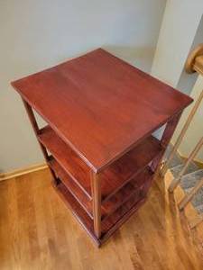 lot 135 image: Cherry Finish Open Curio Stand