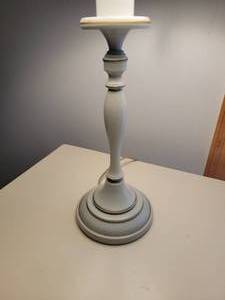 lot 42 image: Vintage Toleware Table Lamp
