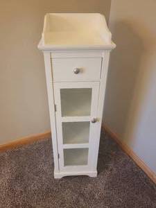 lot 163B image: Contemporary Linen Room Cabinet