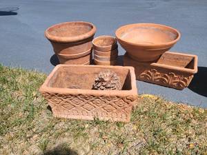 lot 165 image: Terracotta Planter Collection