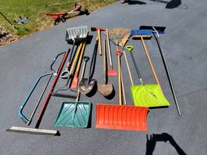 lot 171 image: Yard Warrior Tool Collection