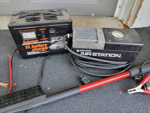 lot 174 image: Automotive Bundle