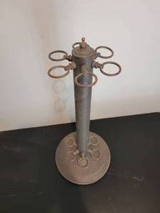 lot 184 image: Pool Cue Stand