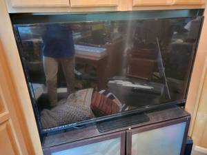 lot 107 image: Vizio 55 inch TV