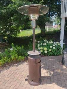 lot 7 image: Hiland Propane Standing Patio Heater