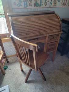 lot 206 image: Awesome Vintage Kids Roll Top Desk