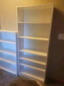 lot 94 image: Minimilist White 3 Piece Bookshelf Unit