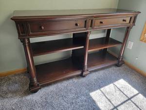 lot 117 image: Chic Mahogany Console Table