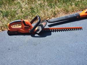 lot 220 image: Black & Decker Landscaping Trimmer and Blower