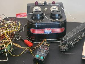 lot 74A image: Vintage American Flyer Model Train Electronics